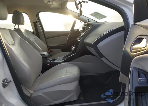 2013 Ford Focus Electric z USA, uszkodzony, nr VIN 1FADP3R42DL126018